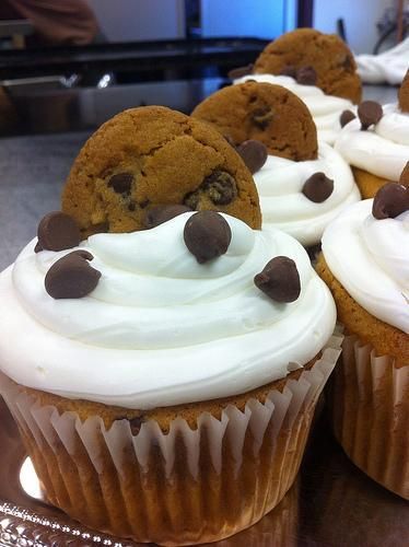 chocolate-chip-with-buttercream_large.jpg